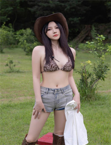 《欧美女性外阴图片》